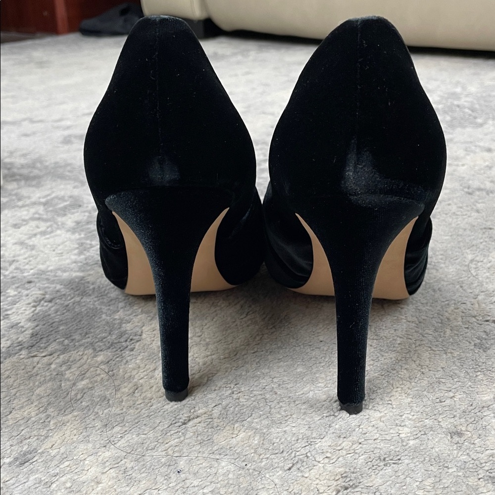 NIB Chiara Boni Black Velvet Buckle Wrap Pointed Toe Pumps Stiletto Sz 40 - Picture 8 of 13